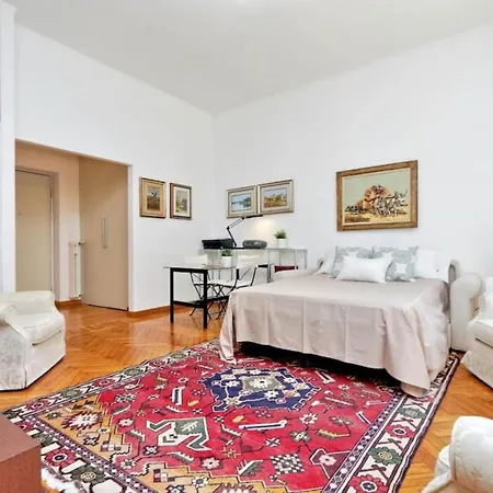 Apartman Joivy Fabulous 1-bedroom Flat With Terrace Next To Park