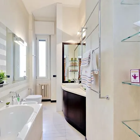 Joivy Fabulous 1-Bedroom Flat With Terrace Next To Park * ميلان
