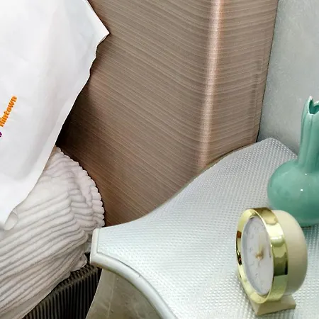 Joivy Fabulous 1-Bedroom Flat With Terrace Next To Park * ميلان